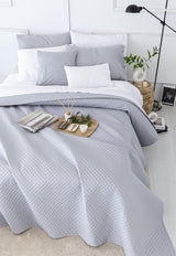 Todocama Fine Boutique Tagesdecke mit Piqué-Muster, für Frühling, Sommer, Herbst und Winter, 100 % superweiche Mikrofaser, Multifunktionsdecke, 140/150/160–250 x 260 cm, hellgrau. Betten und Decken Beuche den Todocama-Store
