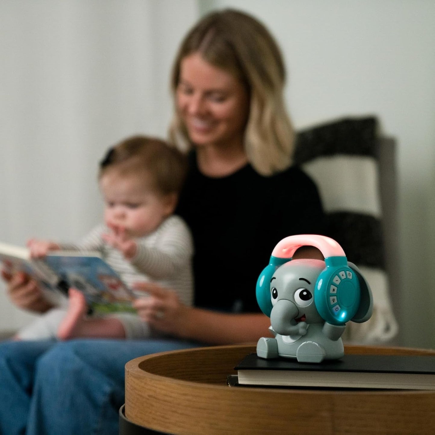 Baby Einstein Earl the Elephant Bluetooth-Soundmaschine, Musiksystem + Nachtlicht, Spielzeug für Babys und Kleinkinder Bebe Naty Shop