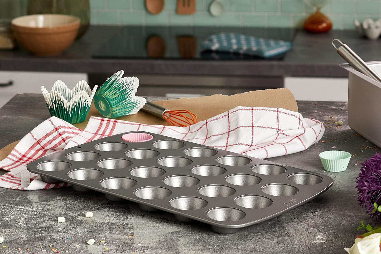 CSB111 Antihaftbeschichtete Mini-Muffinform Mit 24 Löchern Aus Karbonstahl, Edelstahl, Silber, 39,4 x 24,6 x 2,1 cm Formen und Tabletts zum Backen Naty Shop