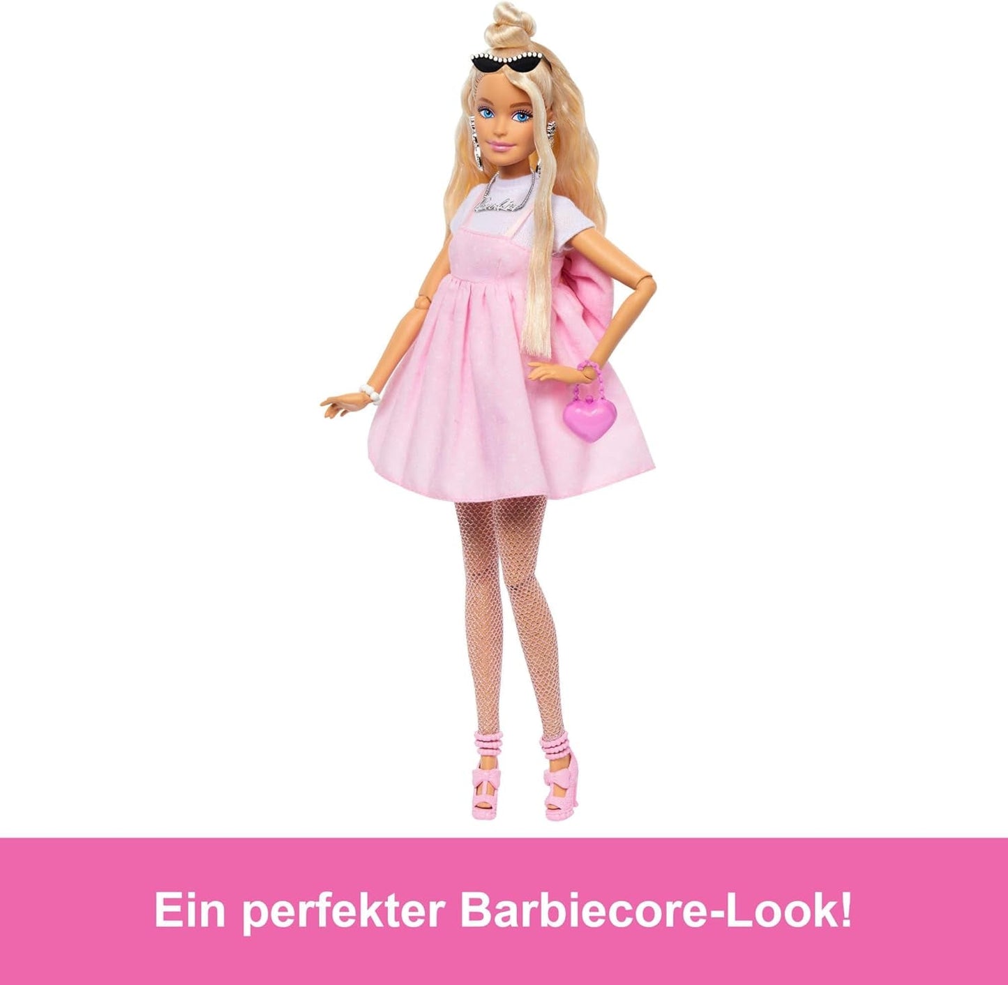 Barbie Deluxe Style Puppe Nr. 3 mit Barbiecore-Outfit, blonden Haaren in einem hohen Knoten, pastellrosa Kleid mit übergroßer Schleife und Accessoires wie Netzstrumpfhosen, HYV27