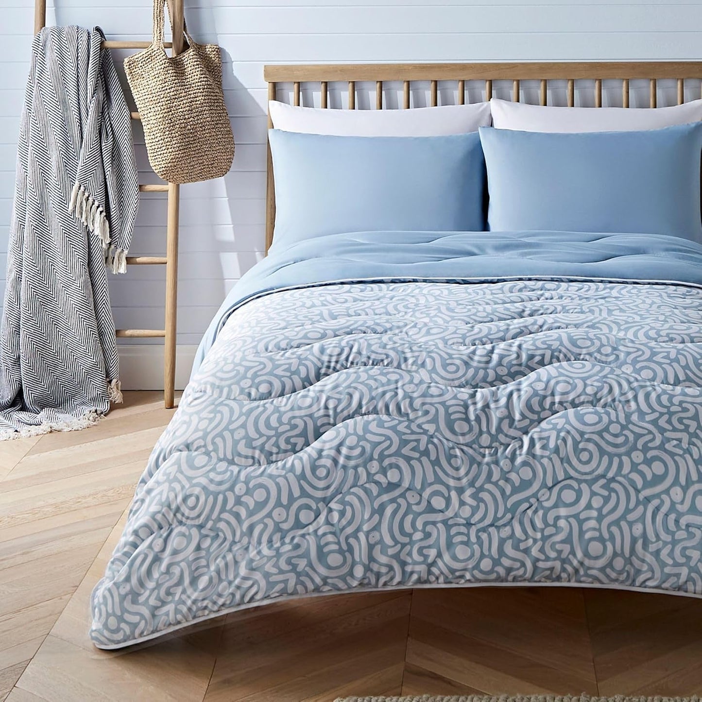 Night Lark Coverless Duvet Super King 6 Tog Spring Summer – Abstrakte Wellen. Superweiche, bequeme und leichte Decke. Maschinenwaschbar und schnell trocknend, All-in-One-Wende-Kissenbezug-Set Naty Shop Quilts & Quilts Abstract Waves Super King