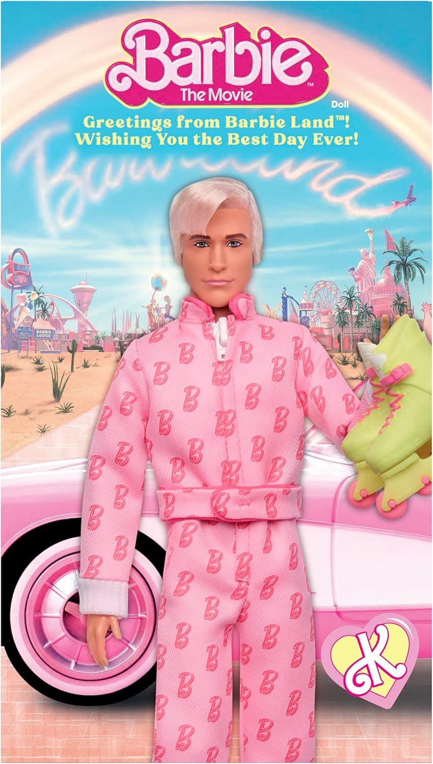 Barbie The Movie – Ken-Sammelpuppe, Ryan Gosling als Ken in rosafarbenem Overall mit „B“-Aufdruck, weißen Sneakern und bunten Inlineskates, JCP80