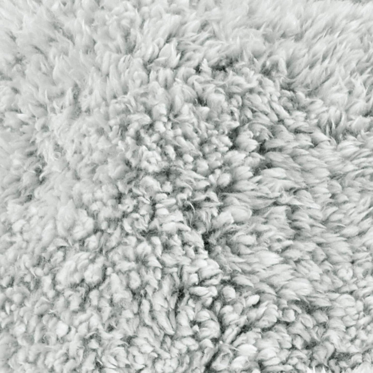 Aqua-Textil Flauschige Kuscheldecke 150 x 200 cm Grau Weiß Melange Plüsch-TV-Decke Tagesdecke Sherpa-Fleece Öko-Tex Ottawa Betten und Decken Besuchen Sie den aqua-textil-Store
