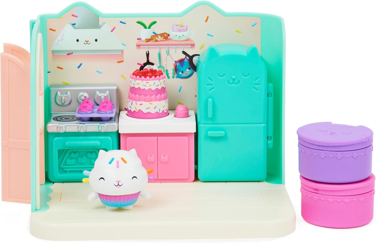 GABBY'S DREAMWORKS PUPPENHAUS – Deluxe-Zimmer, Cakey-Konditorei, Kuchi-Küche (rumänisch: Cakey), 3 Möbelstücke und 2 Überraschungsboxen mit Zubehör, geeignet für Kinder ab 3 Jahren