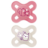 MAM Baby-Schnuller 0–2 Monate, symmetrisch, flach, flexibler Sauger, weiches Silikon, einfach zu verwenden, mit selbststerilisierender Box, original neutral, matt, 2 Stück