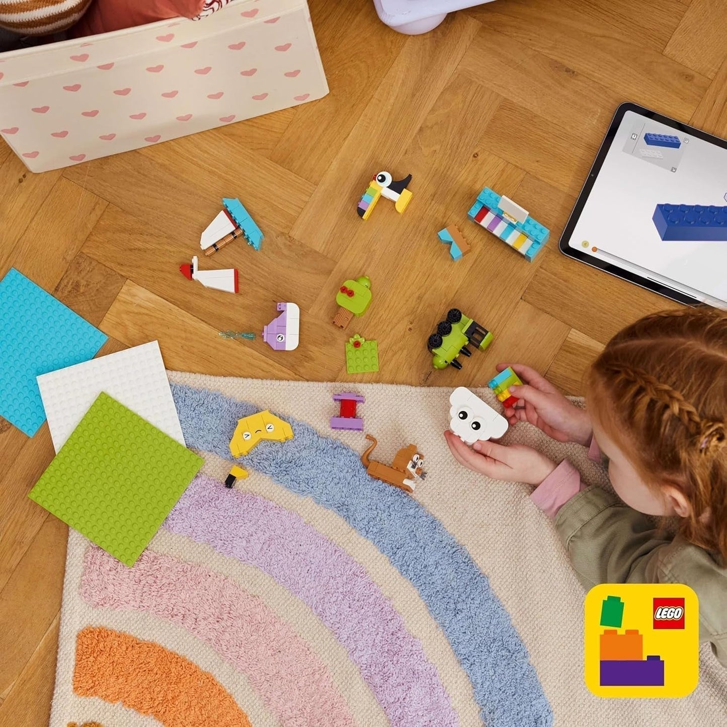 LEGO Classic Kreativset zum Bauen und Spielen – Set mit farbigen Steinen – Baue ein Haus, einen Hund, ein lustiges Auto, eine Klaviertastatur und einen Regenbogen – Bastelset für Jungen und Mädchen ab 5 Jahren. Bausets Besuchen Sie den LEGO-Store