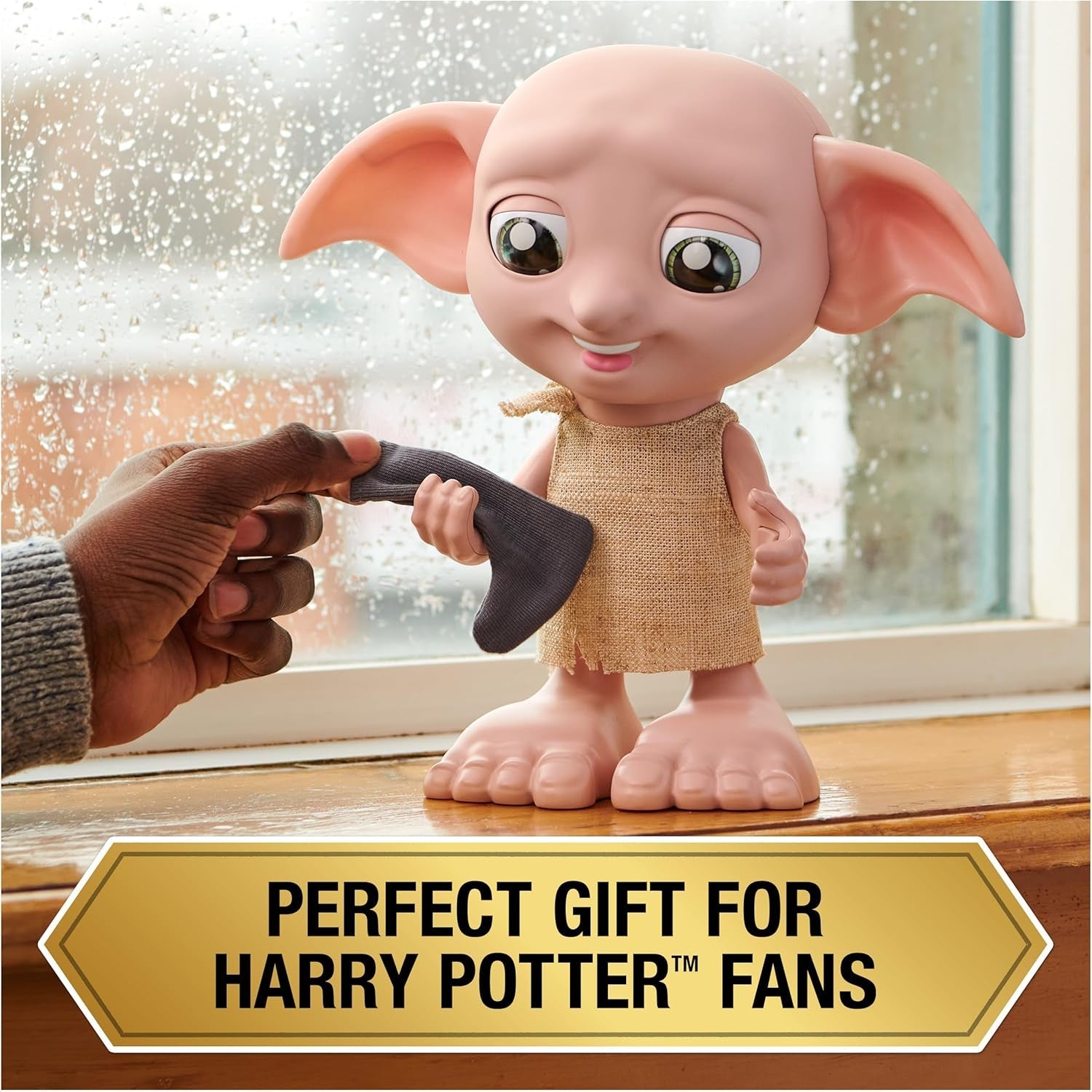 Spin Master 6067280 Wizarding World Harry Potter Magische interaktive Dobby-Elf-Sockenpuppe, 30+ Geräusche und Sätze, 21,6 cm, Kinderspielzeug, Schwarz