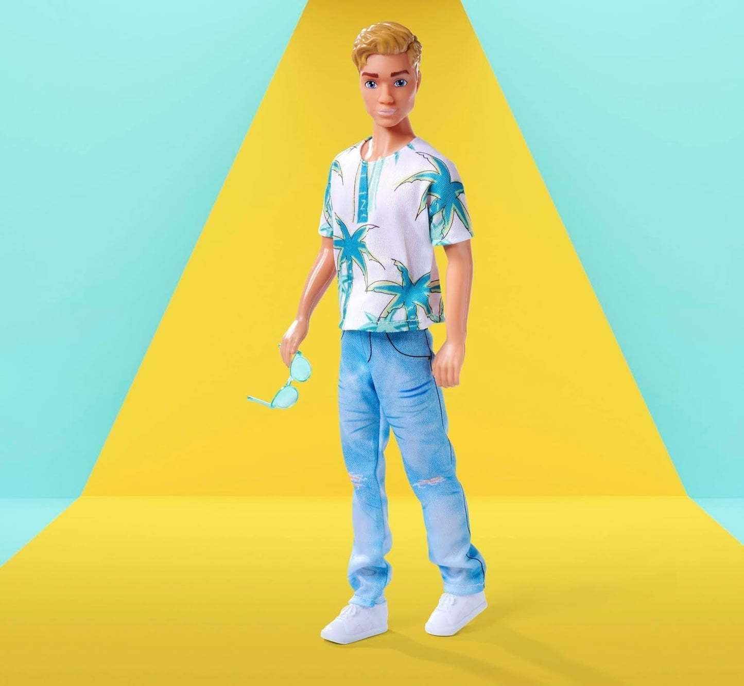 SIMBA 105733729 Steffi Love Kevin Spielpuppe trägt Palmen-Print-Top und coole Jeans inklusive Sonnenbrille 30 cm 3 Jahre alt Naty Shop Dolls