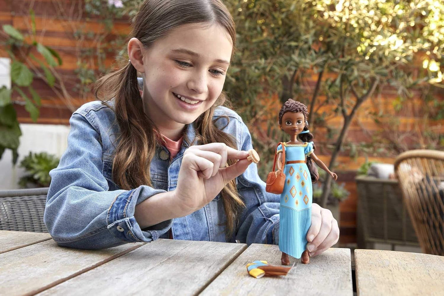 Dreamworks Spirit GXF18 – Spirit – freie und ungezähmte, modische, lustige Pru-Puppe (18 cm), 2 modische Outfits und Accessoires, 7 bewegliche Gelenke, tolles Geschenk für Kinder ab 3 Jahren