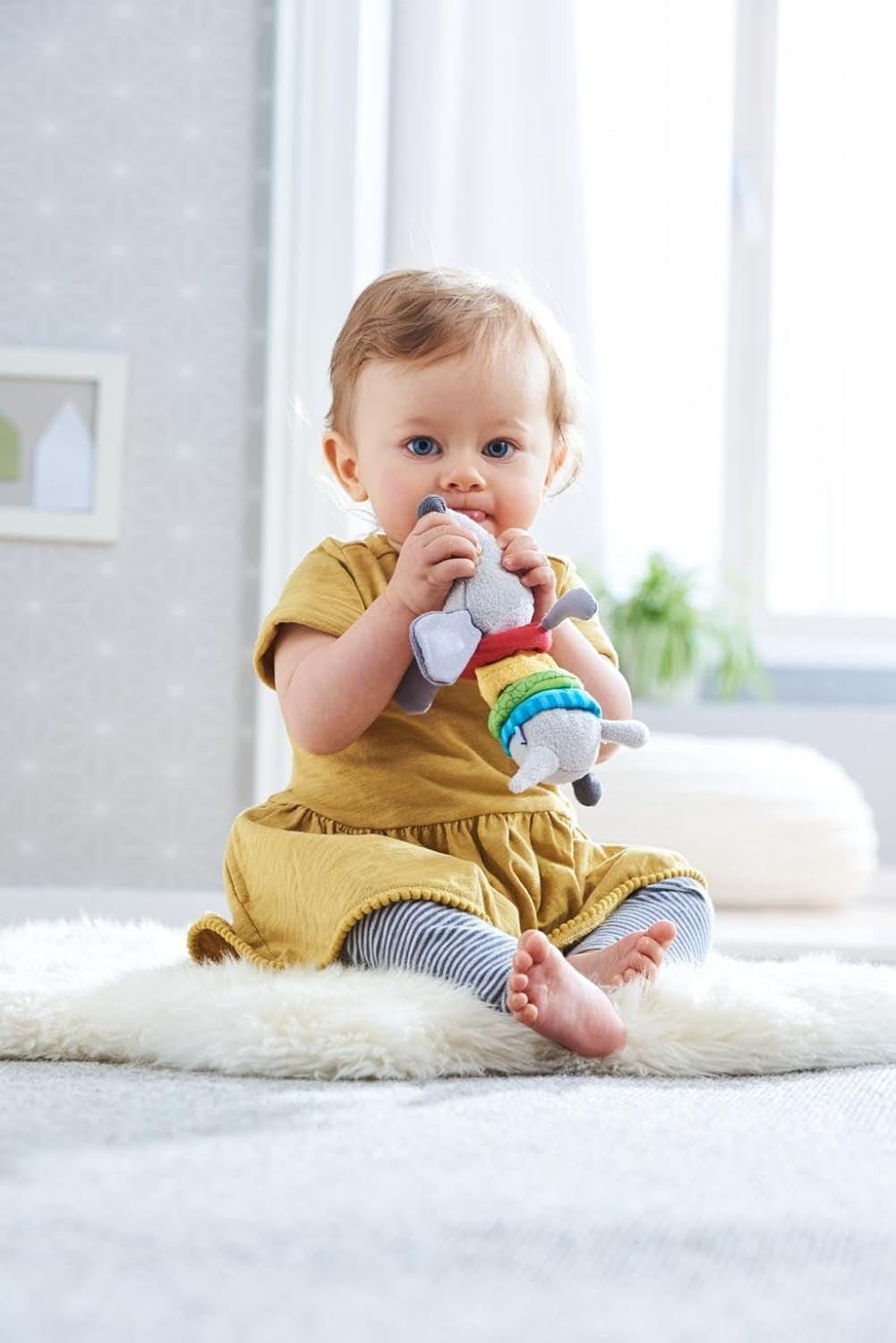 HABA 304771 - Rassel-Dackelfigur, Stoff-Babyspielzeug mit Rasselmotor, Spielzeug ab 6 Monaten Toys Bebe Naty Shop