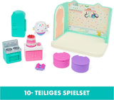 GABBY'S DREAMWORKS PUPPENHAUS – Deluxe-Zimmer, Cakey-Konditorei, Kuchi-Küche (rumänisch: Cakey), 3 Möbelstücke und 2 Überraschungsboxen mit Zubehör, geeignet für Kinder ab 3 Jahren