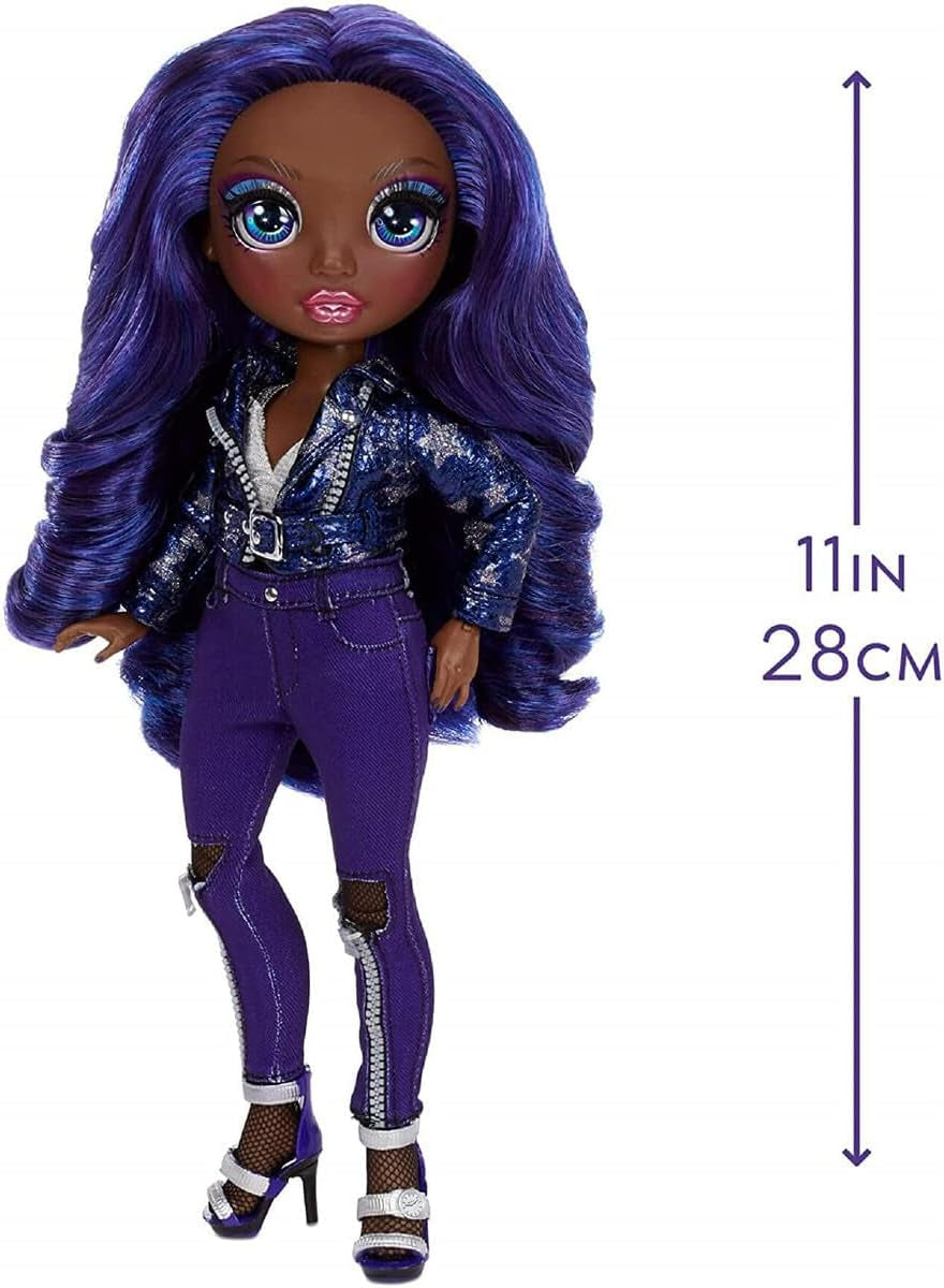 Rainbow High Fashion Doll – Kristal Bailey – Indigo-Puppe mit 2 Deluxe-Outfits – inklusive Puppenzubehör der Serie 2 und Ständer – tolles Geschenk für Kinder und Sammler ab 6 Jahren