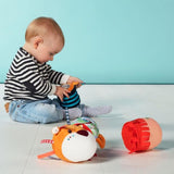 Lilliputiens - Klett-Klangrolle Jack - Buntes Aktivitätsspielzeug für Babys mit verschiedenen Geräuschen und abnehmbaren Rasseln - Fördert Hör- und Motorikfähigkeiten - Ab 6 Monaten - 83064 Babyspielzeug Naty Shop