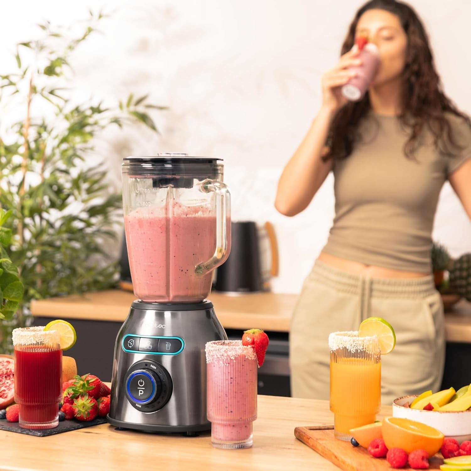 Cecotec Standmixer Power Black Titanium 2200MAX Smooth, 2200 W Maximale Leistung, 6 Klingen Aus Edelstahl, Ice-Crush-Funktion, Turbo- Und Smoothie-Funktion, Autoclean-Funktion Kitchen Naty Shop