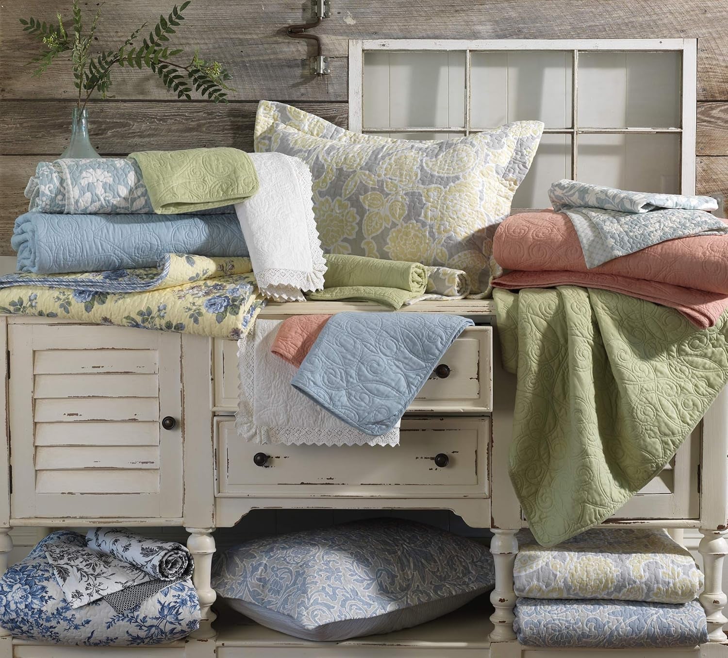 Laura Ashley Home Rüschen Garden Collection Steppdecke, 100 % Baumwolle, ultraweich, für alle Jahreszeiten, wendbar, elegant, Doppelbett, cremefarben (197783) Bettdecken und Steppdecken Naty Shop