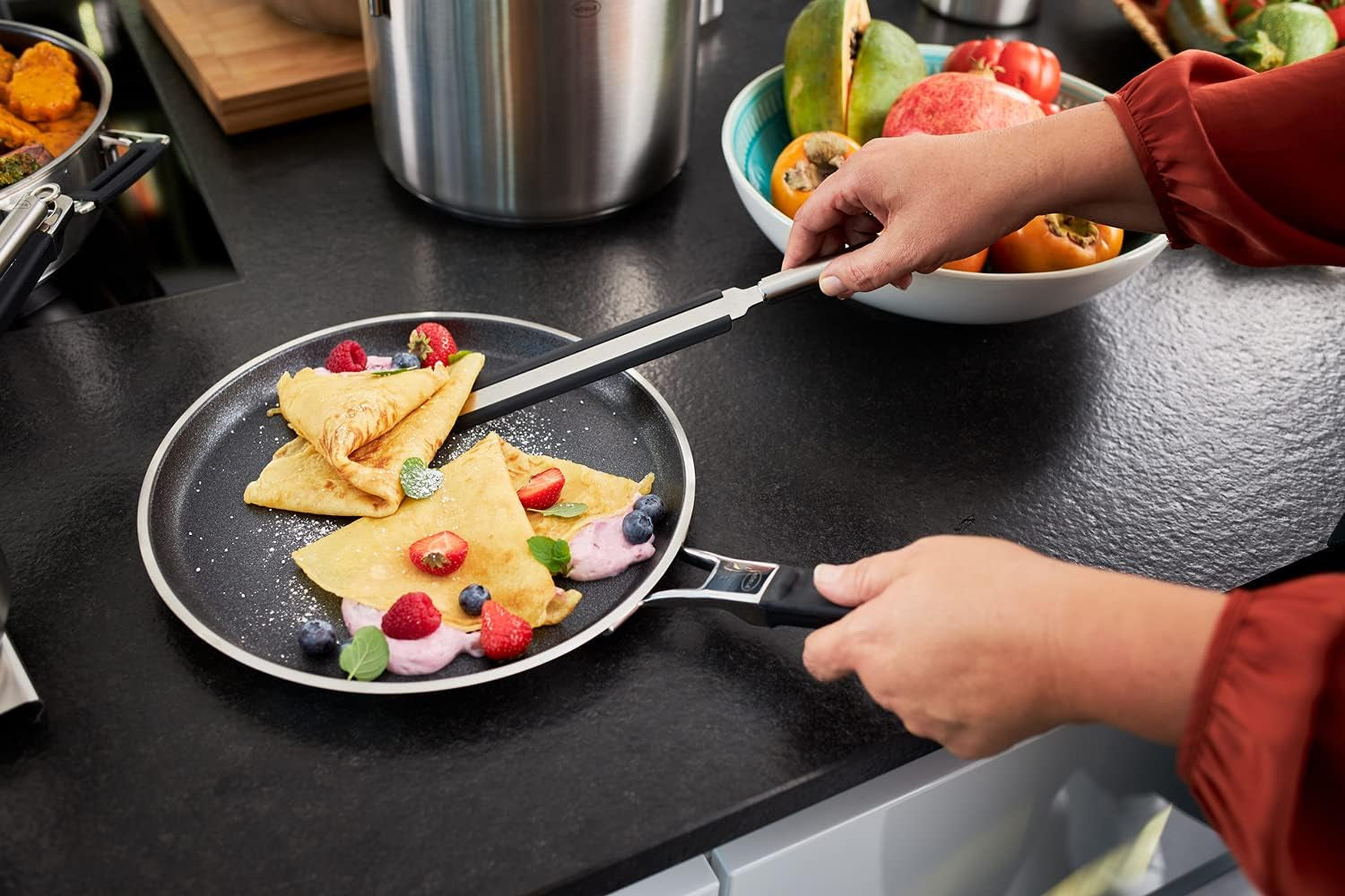 RÖSLE SILENCE PRO Pfannkuchenpfanne, hochwertige kratzfeste Proresist-Antihaftbeschichtung, 18/10 Edelstahl, geeignet für Induktionstöpfe und Pfannen Naty Shop