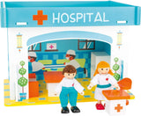 Small Foot 10852 Playhouse Restaurant aus Holz, mit 2 Puppenfiguren, Zubehör und abnehmbarem Dach, ab 3 Jahren, Puppenhäuser Naty Shop Hospital