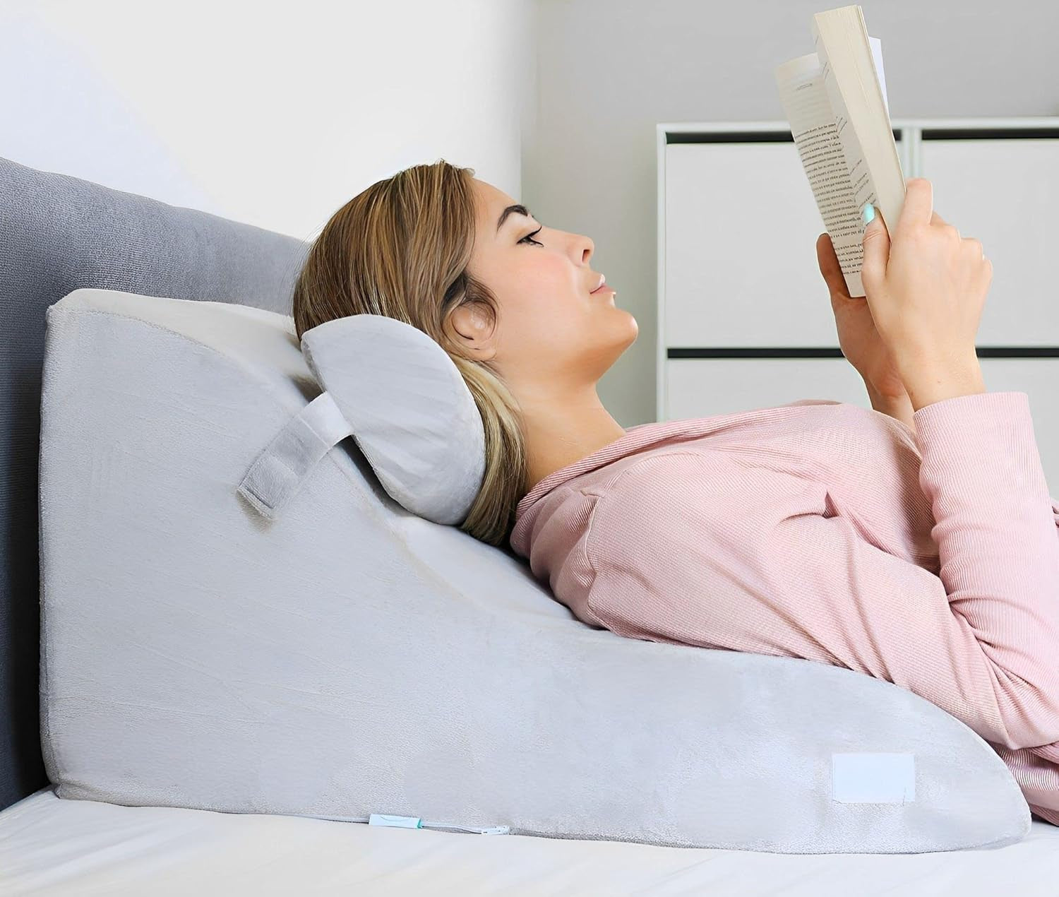 Lesekissen aus Memory-Schaum | Ergonomisches Rückenkissen und Keil für Bett, Couch und Sofa | Orthopädisches Stützkissen bei Rückenschmerzen und Verspannungen