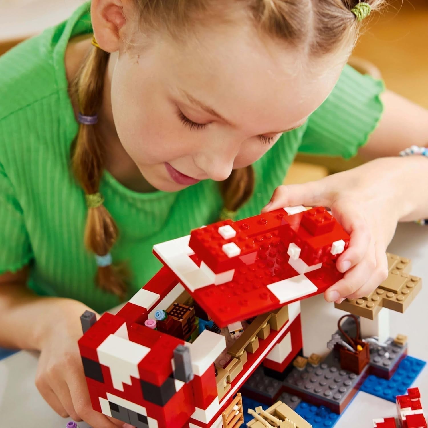 LEGO Minecraft Das Pilz-Kuhhaus, Videospiel-Bauspielzeug, Pilzland-Modell mit Minifiguren, Steve und anderen Charakteren, Spielset für Jungen und Mädchen ab 8 Jahren, 21270 Bausets. Beuche den LEGO-Store