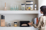 Brabantia Brötchen-Brotbox – Kompakte Aufsatz-Aufbewahrungsbox für Brot, Bagels und Brötchen mit flachem Deckel, robuster Stahl – mittelgroß – mattschwarz. Lebensmittel-Aufbewahrungsboxen Naty Shop