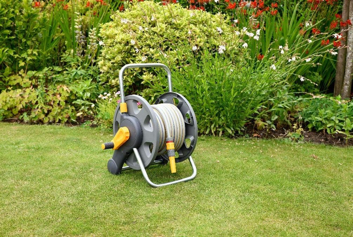 HOZELOCK – 2-in-1-Schlauchtrommel (Stützleitung nicht im Lieferumfang enthalten), 60 m: Freistehend oder an der Wand montiert, leicht zu tragen, aber robust und langlebig. Flexibler Einsatz im Garten [2475R0000]