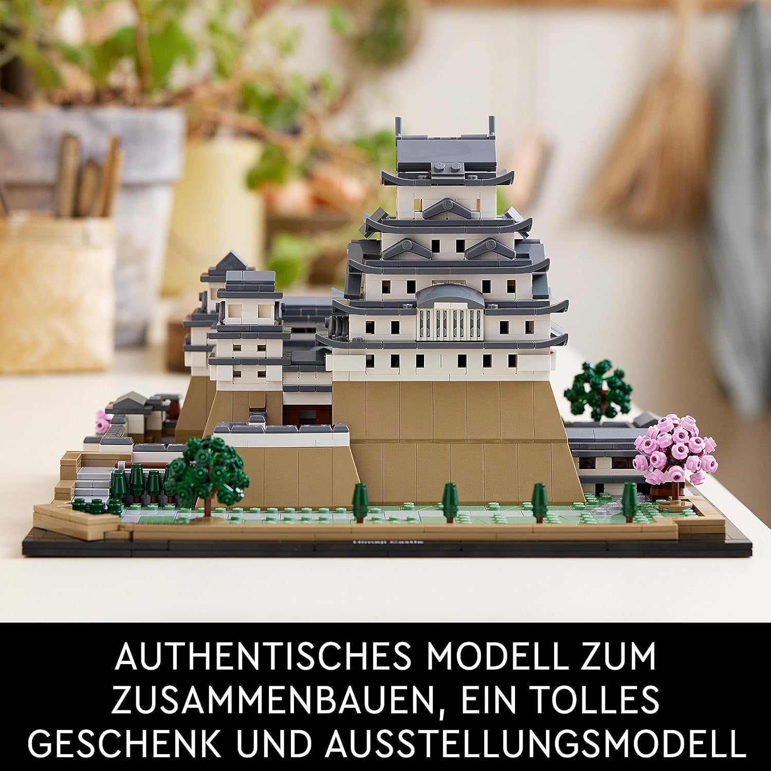 LEGO Architecture Himeji Castle, Modellbausatz für Erwachsene, Wahrzeichen-Sammlung, kreatives Garten- und japanisches Kultur-Fan-Set mit Kirschblütenbaum, Geschenk für Sie und Ihn 21060 Bausets Besuchen Sie den LEGO-Store