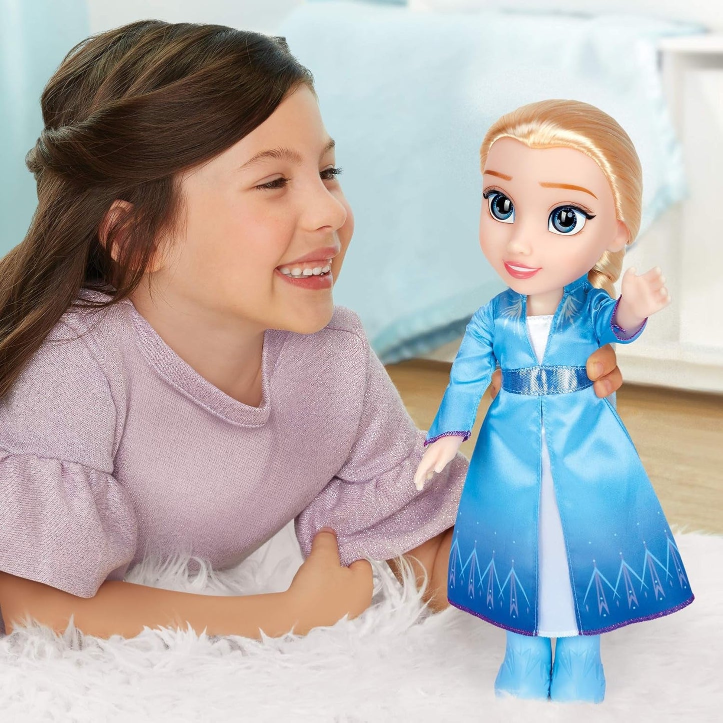 Disney Frozen 2 Elsa Reisepuppe, 35 cm große Puppe mit Kleid im Kultfilm-Stil, Stiefeln und langen geflochtenen Haaren für zusätzlichen Spielspaß, für Mädchen ab 3 Jahren