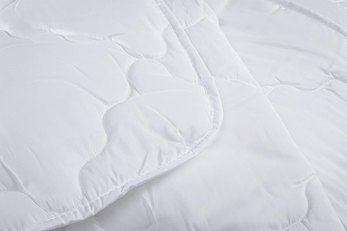 V.I.P. Very Important Pillow Daunendecke für den Winter, Klasse 1 zugelassen, 100 % Polyester, Silikon, Pappe, 155 x 205 cm, Größe 300, weiß Steppdecken und Steppdecken Naty Shop