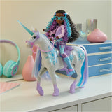 Unicorn Academy Unicorn Glacier – 28 cm groß, Laylas Original-Netflix-Einhorn mit echter Mähne und Schweif, abnehmbarem Zaumzeug, Sattel und Bürste, für Kinder ab 4 Jahren