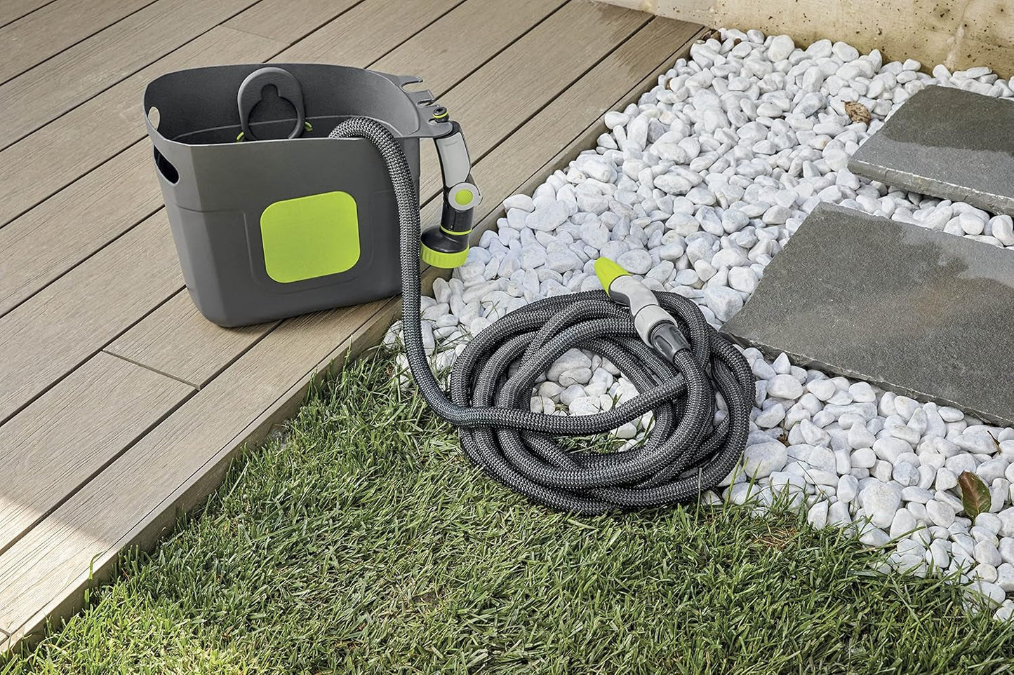 GF SRL, Aquapop Grey Pro 15, selbstverlängernder geflochtener Schlauch, hergestellt in Italien, mit starrem Kunststoffbehälter, ergonomischer Mini-Gartensprüher, Gartenbewässerungsanschlüsse, dunkelgrau