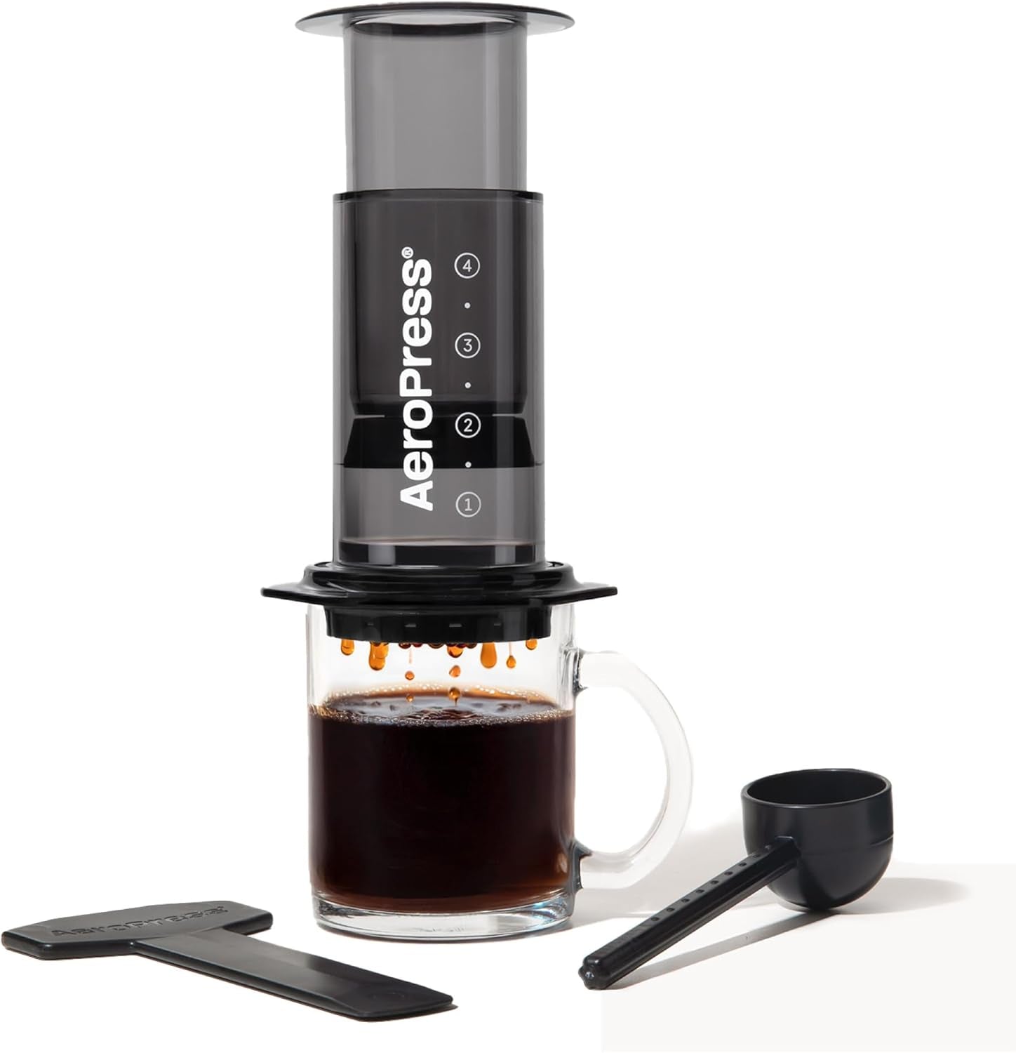 AeroPress Original Kaffee- und Espressomaschine, tragbare Kaffeemaschine auf Barista-Niveau mit Kammer, Kolben und Filtern, schnelle Kaffee- und Espressomaschine