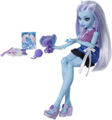 Monster High Self-Scare Secrets Abbey Bominable Puppen- und Zubehörset mit 13 realistischen Überraschungen wie Henna, Zeichnungen und Häkeln JHK44