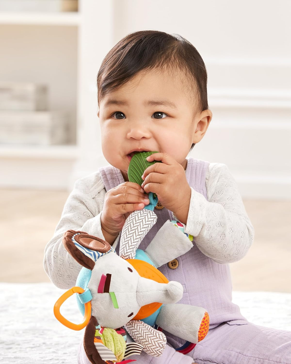 Skip Hop Bandana Buddies Aktivitätsspielzeug, Plüschtier für Babys und Kinder, mehrfarbig, Elefant Babyspielzeug Naty Shop