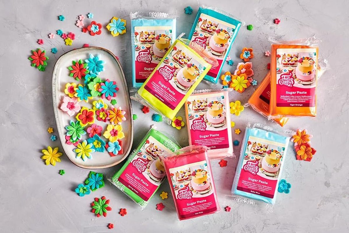 FunCakes feuerroter laminierter Fondant: einfach zu verwenden, glatt, flexibel, weich und biegsam, perfekt zum Dekorieren von Kuchen, Halal-, koscher- und glutenfrei, 1 kg (1 Packung) Naty Shop Zuckerpaste