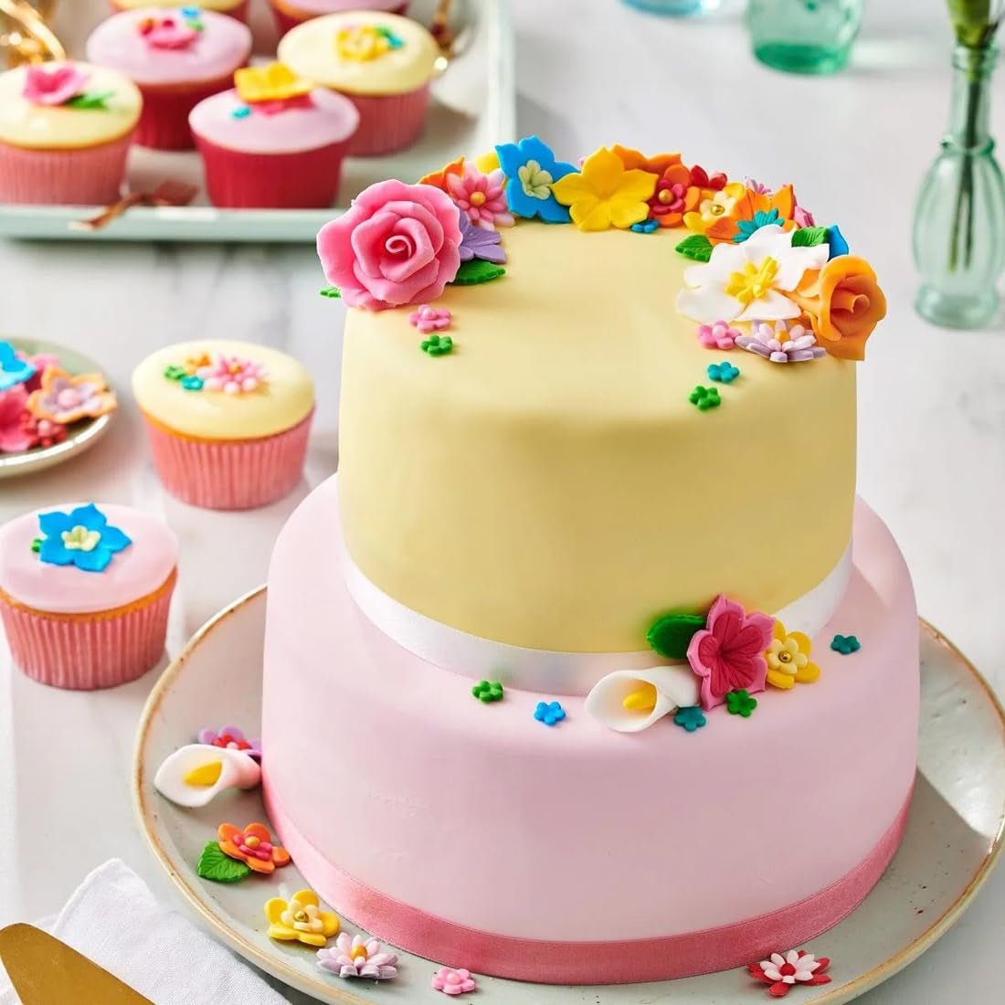 FunCakes Natural Beige Rollfondant: Einfach zu verwenden, glatt, flexibel, weich und biegbar, perfekt zum Dekorieren von Kuchen, Halal, koscher und glutenfrei, 250 g Naty Shop Zuckerpaste
