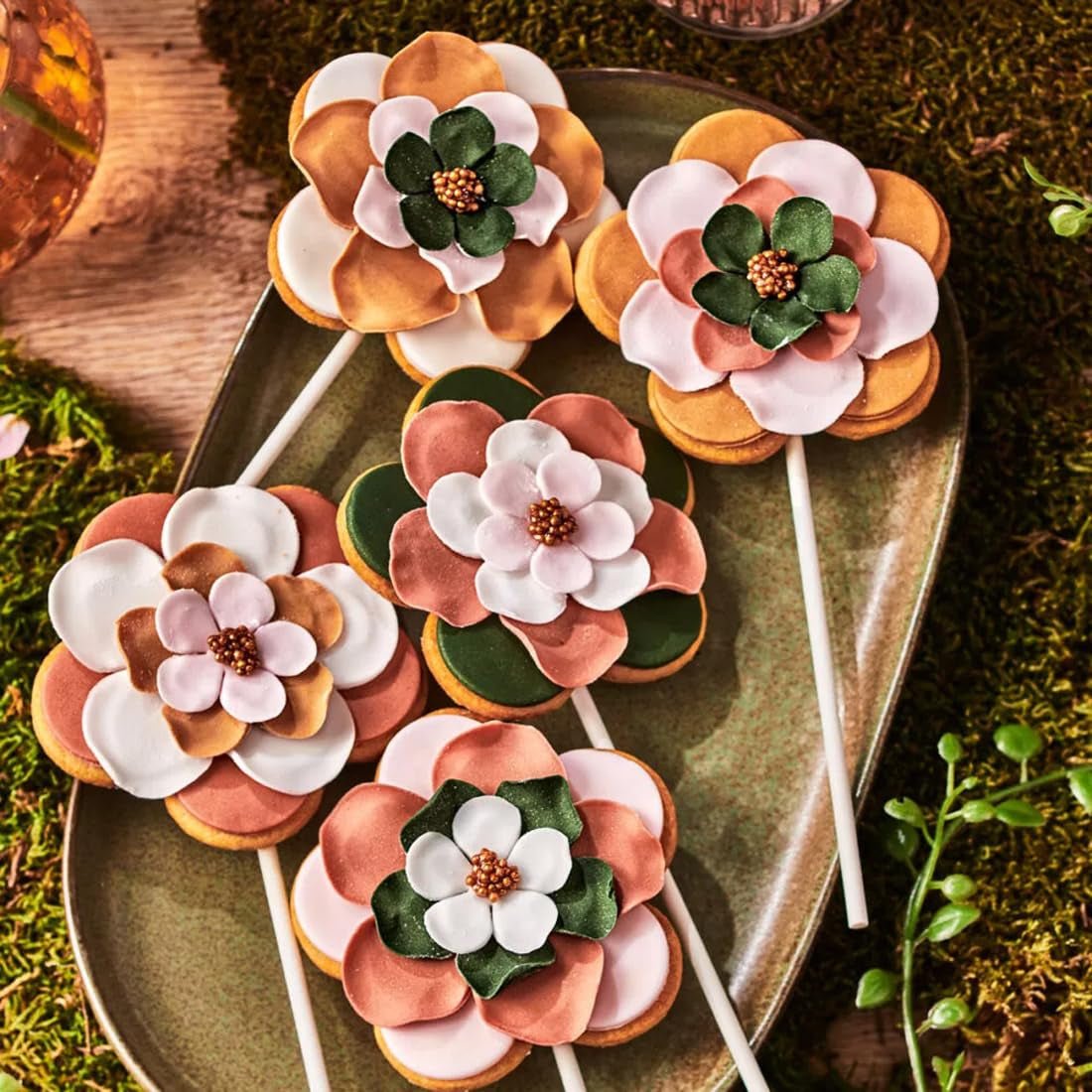 FunCakes Shimmering Rose Rollfondant: Einfach zu verwenden, glatt, flexibel, weich und biegsam, perfekt zum Dekorieren von Kuchen, Halal, koscher und glutenfrei. 250 g Naty Shop Zuckerpaste