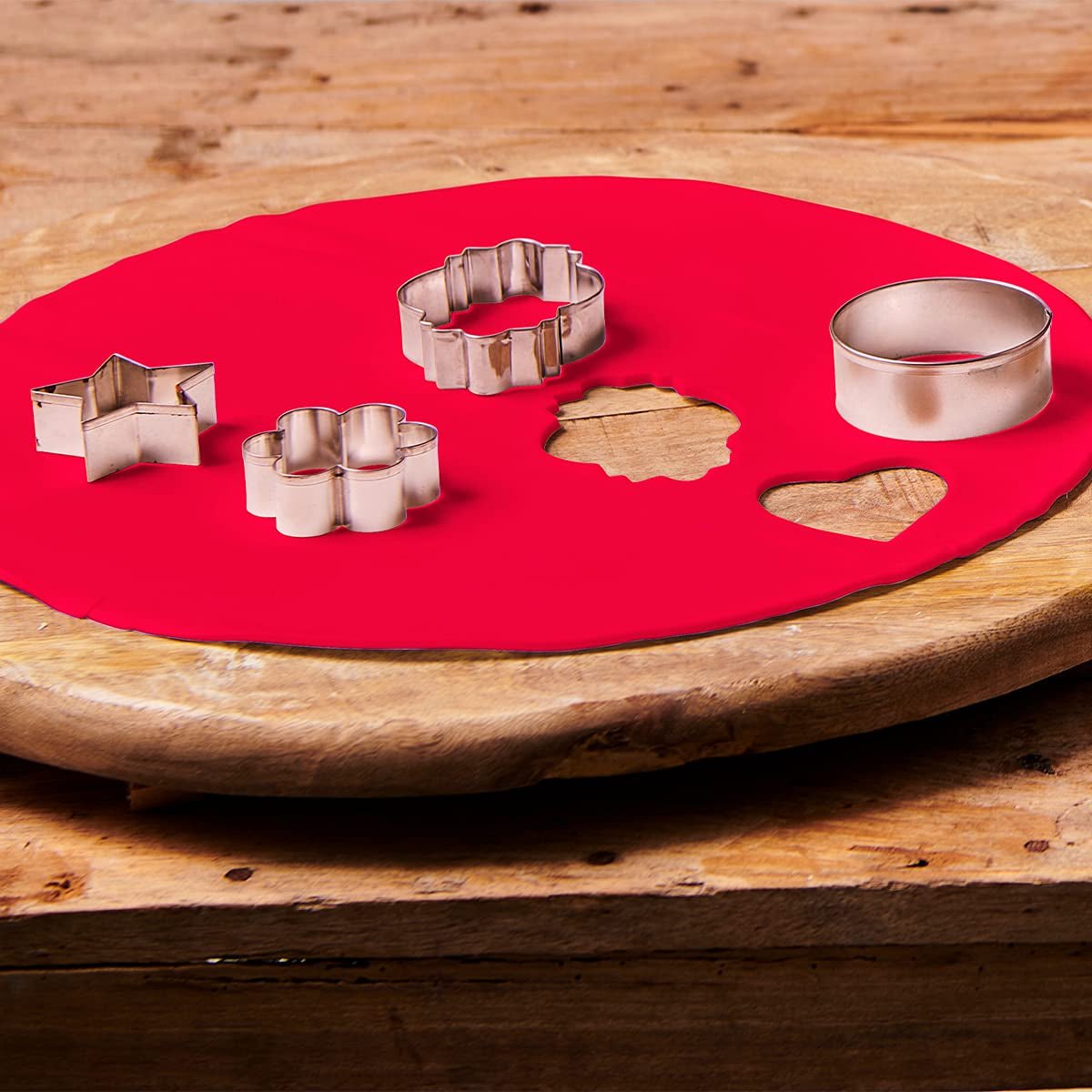 FunCakes Rolled Roll Fondant Disc Raven Black: Köstlicher Vanillegeschmack, 430 g & Rolled Roll Fondant Disc Fire Red: Köstlicher Vanillegeschmack, bereits gerollt, einfach zu verwenden, 430 g Naty Shop Zuckerpaste