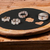 FunCakes Rolled Roll Fondant Disc Raven Black: Köstlicher Vanillegeschmack, 430 g & Rolled Roll Fondant Disc Fire Red: Köstlicher Vanillegeschmack, bereits gerollt, einfach zu verwenden, 430 g Naty Shop Zuckerpaste
