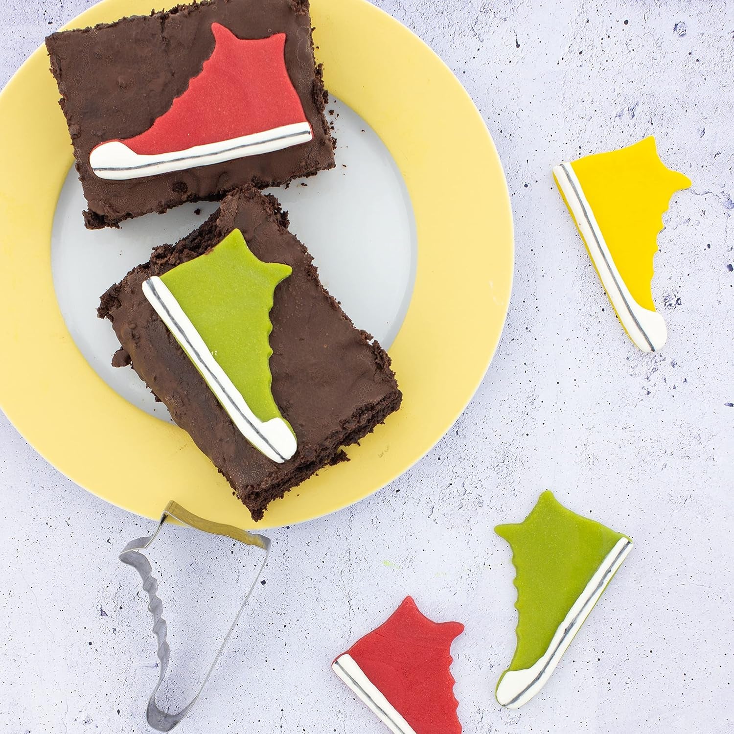 Günthart BackDecor 250 Fondant grün, 100 % vegan, palmölfrei, reißfest zum Überziehen von Kuchen und Gebäck, zum Modellieren geeignet, 1 Packung (1 x 250 g) Naty Shop Zuckerpaste