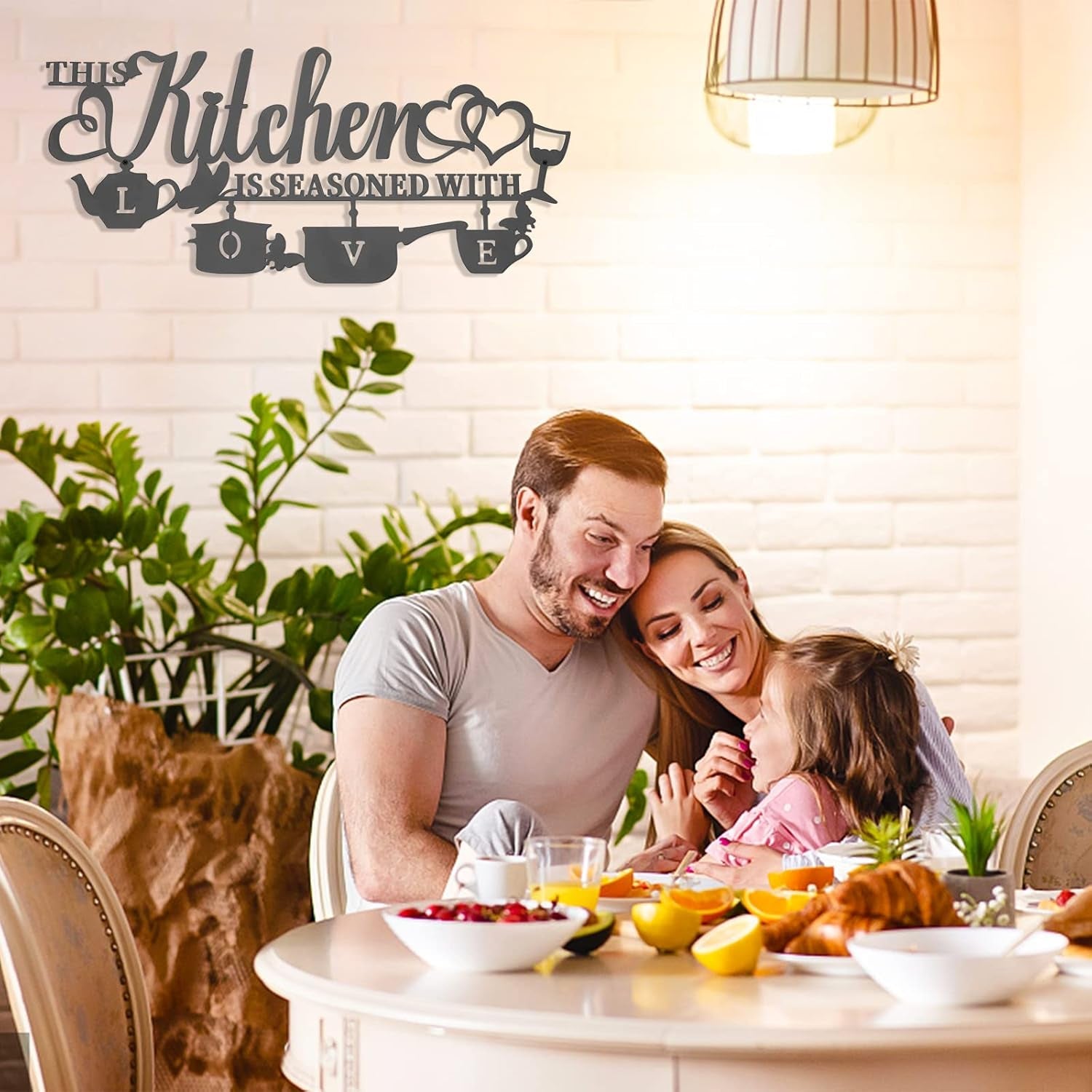 KHayRovies Küchen-Wanddekoration aus Metall „This Kitchen is Seasoned with Love“, schwarzes Wortnamensschild, rustikale Eisenbuchstaben, Zitate für die Küche, Bauernhaus, Wohnzimmer, Statuen und Skulpturen, Naty Shop