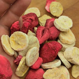 Mischung aus gefriergetrockneten Früchten ErdBana XL 300g | Gefriergetrocknete Bananen + gefriergetrocknete Erdbeeren Probierset mit gefriergetrockneten Früchten | Gefriergetrocknete Fruchtmischung aus Erdbeeren und Bananen | ZingyZoo Dehydrierte Produkte Naty Shop