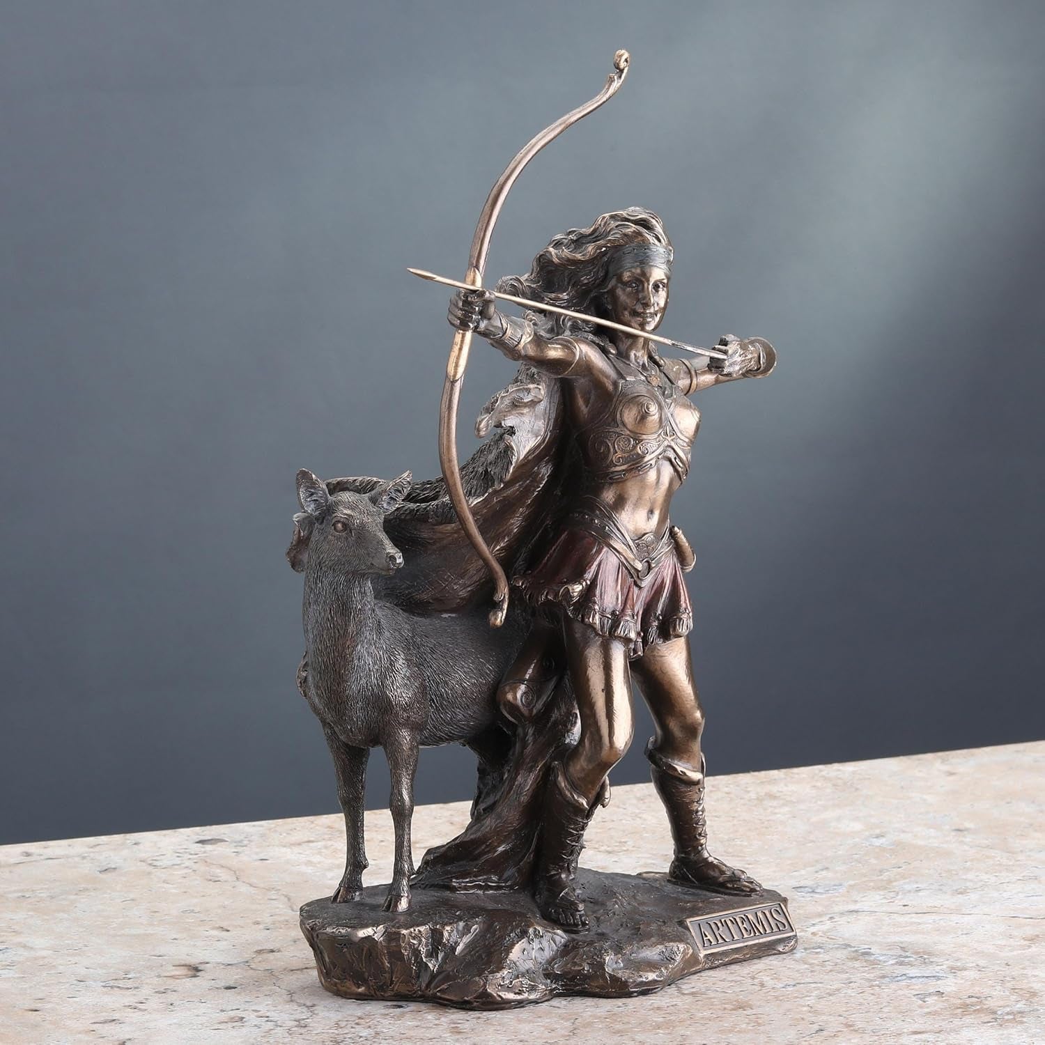 Bronzestatue der Göttin der Jagd und der Wildnis Naty Shop Statuetten und Skulpturen
