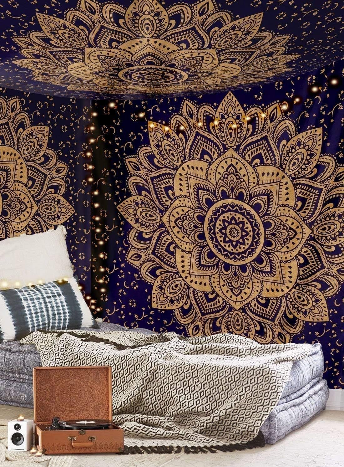 Tapisserie Aakriti Gallery Baumwoll-Mandala-Bettdecke Zuhause – Accessoires und Dekorationen Naty Shop Goldblau 233,7 L x 208,3 B cm