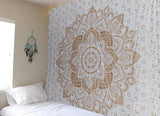 Gobelin mit goldenem Metallic-Mandala, Strandüberwurf aus indischer Baumwolle von Casa – Accessoires und Dekorationen Naty Shop
