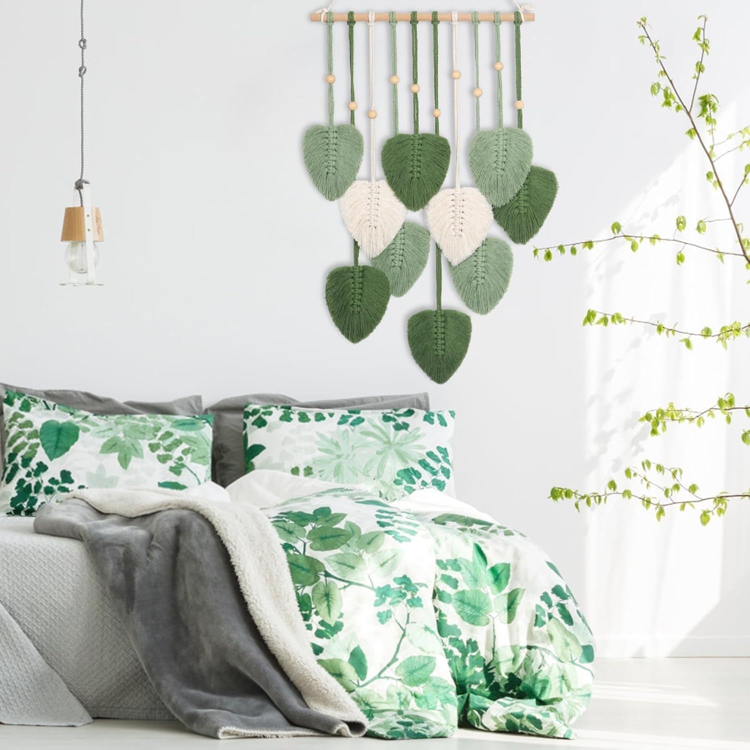 Handgefertigter Wandteppich mit Holzperlen und grünen Blättern Casa – Accessoires und Dekorationen Naty Shop